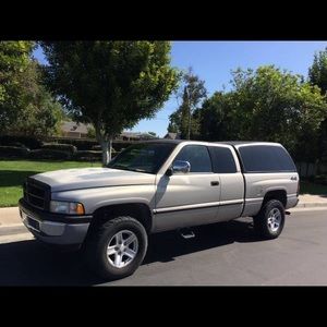 Meet your Posher, Cesar